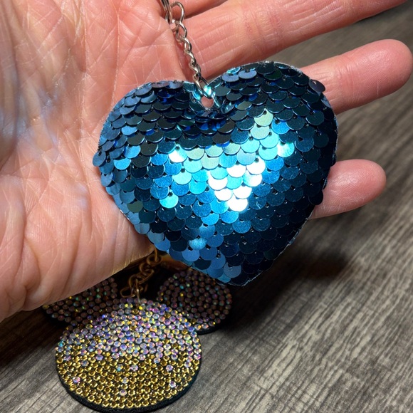 🌵5 for $20🌵 Blue Sequin Heart and Mickey Mouse Keychains - Picture 3 of 6